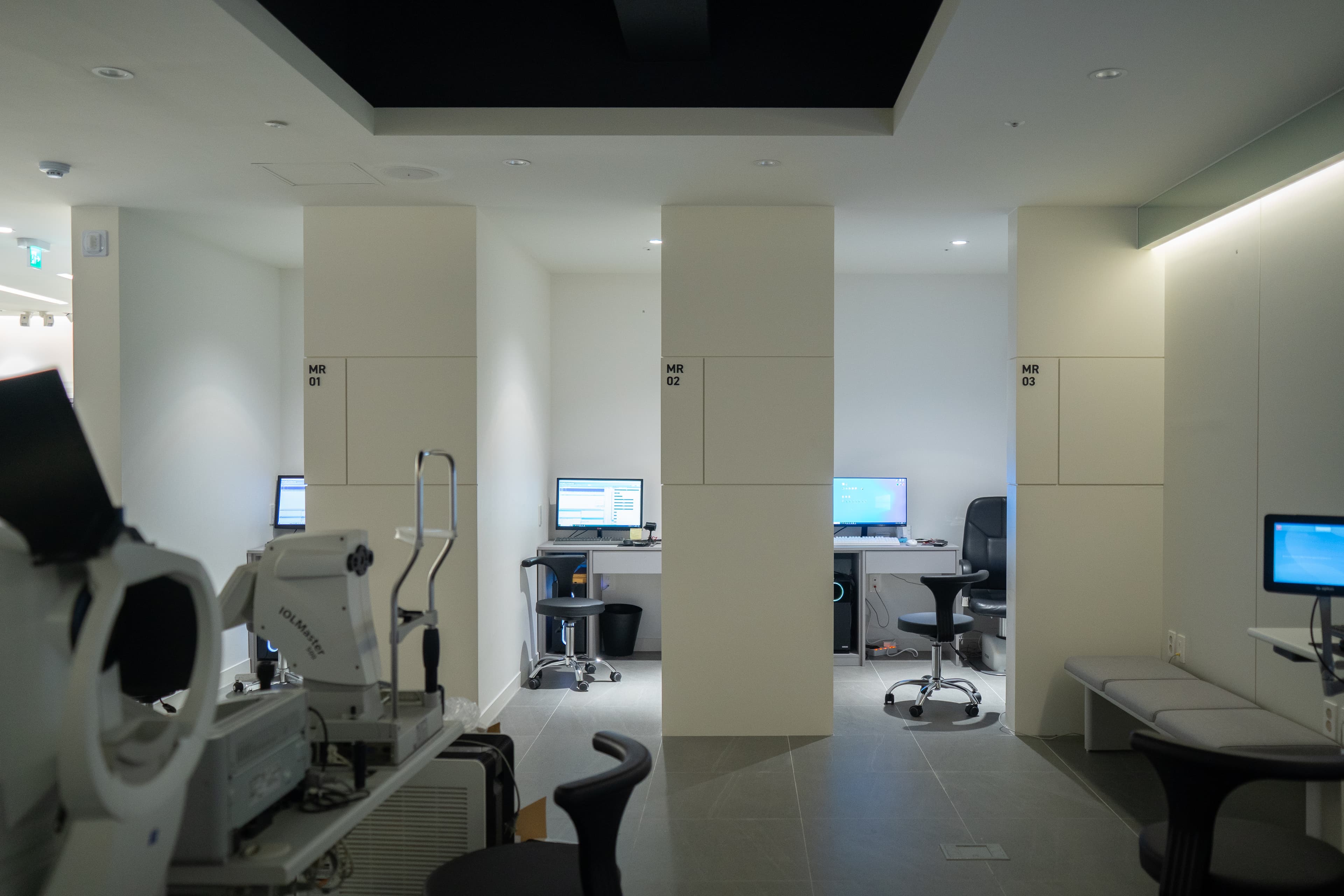 あなたの目、45年の信頼で照らす